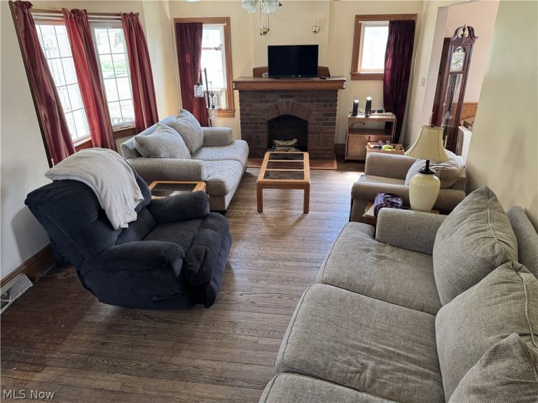 2112 Warren Avenue, Akron, OH - Photo 4