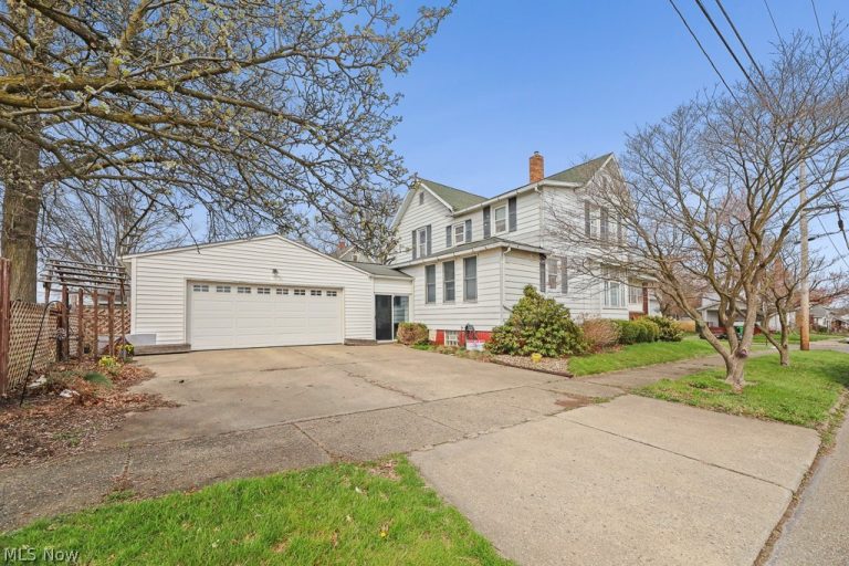 2145 Cherry Avenue, Alliance, OH - Photo 3