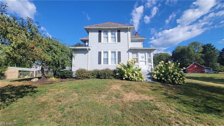 500 Applegate Drive, Beverly, OH - Photo 2