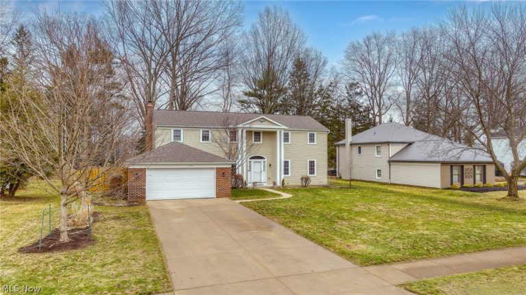 25684 Hidden Acres Drive, Westlake, OH - Photo 2