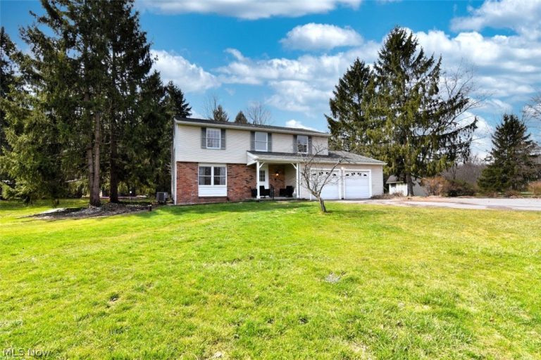 12395 Country Oaks Trail, Chardon, OH - Photo 2