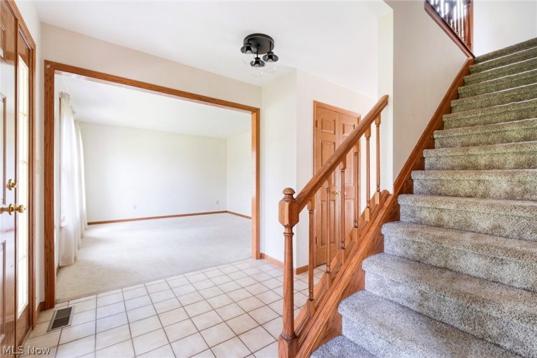 8105 Caymen Court, Canfield, OH - Photo 5