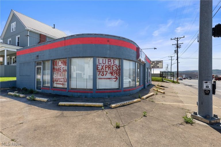 2640 Commerce Street, Wellsburg, WV - Photo 2