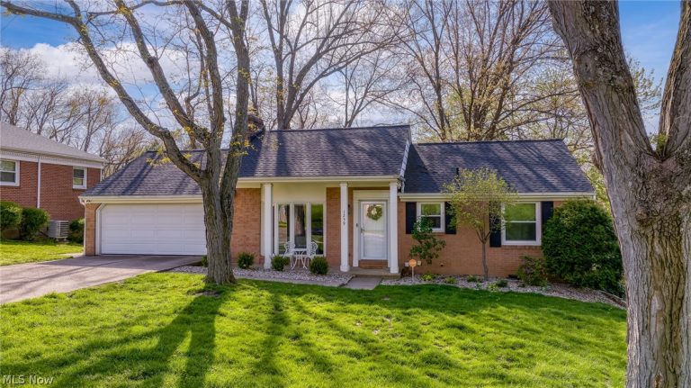 1259 Chandler Avenue, North Canton, OH - Photo 2