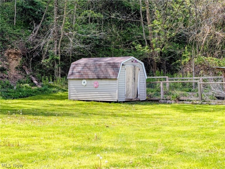 9365 Dutchtown School Road, Rogers, OH - Photo 5