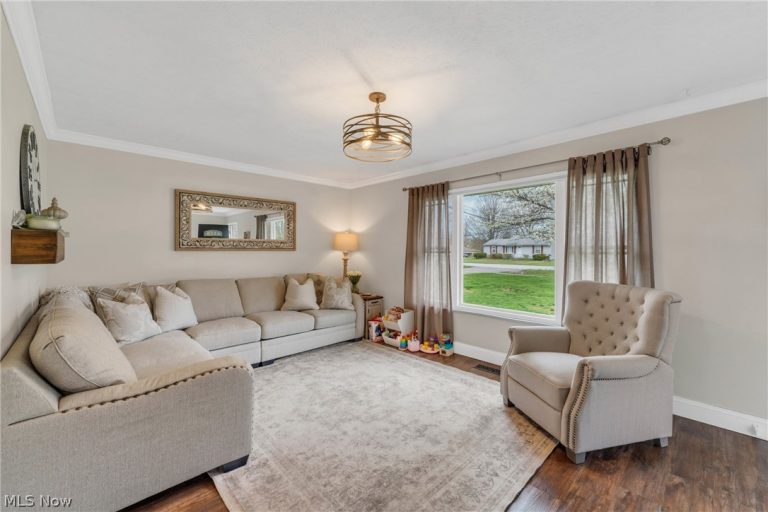 8654 Rosebud Drive, Mentor, OH - Photo 4