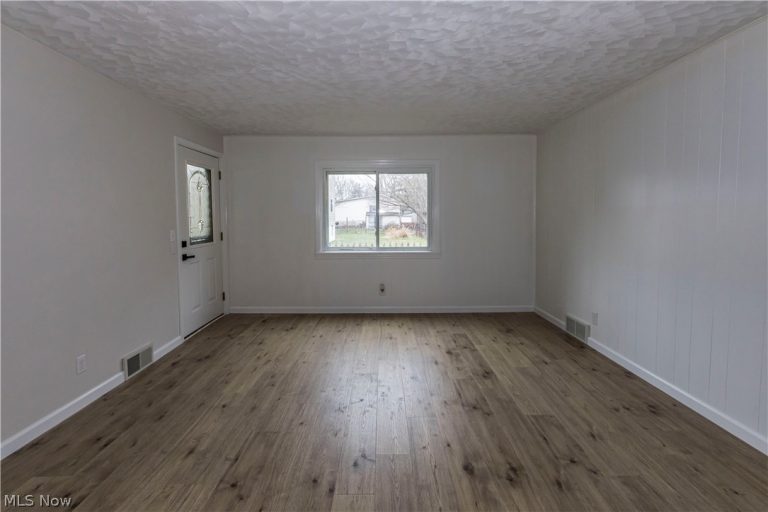 1463 4th Street, Lakemore, OH - Photo 8