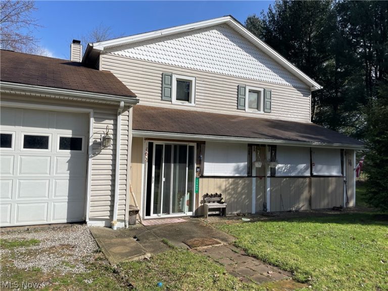 13004 Chardon Windsor Road, Chardon, OH - Photo 2