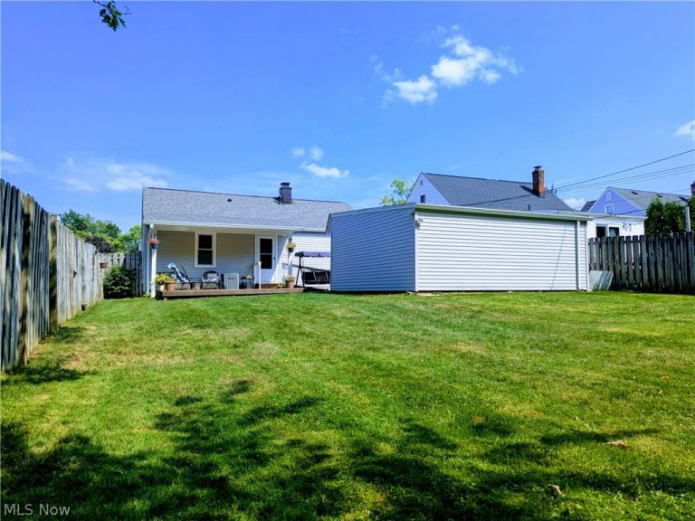 1140 Iroquois Avenue, Mayfield Heights, OH - Photo 2