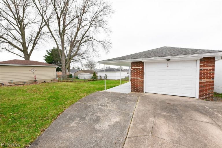 490 Stephens Road, Akron, OH - Photo 3