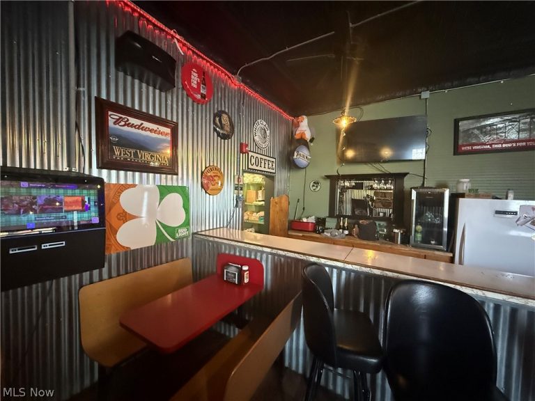 855 Main Street, Follansbee, WV - Photo 5