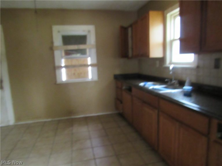 7811 Connecticut Avenue, Cleveland, OH - Photo 5