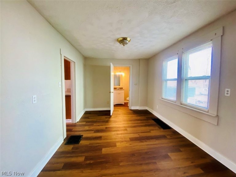 748 Merton Avenue, Akron, OH - Photo 5