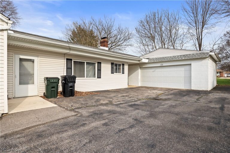 142 Parmely Avenue, Elyria, OH - Photo 5