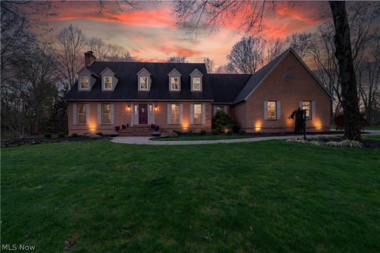 4306 Janell Court, Canfield, OH - Photo 2