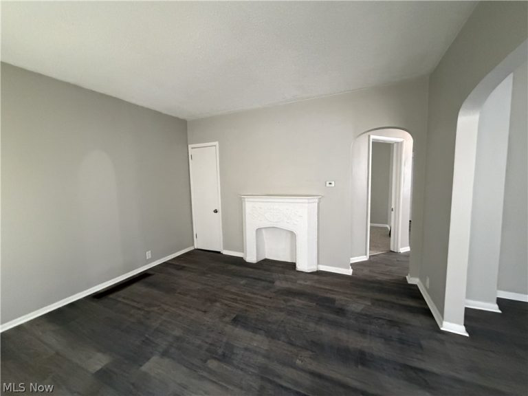 15340 Yorick Avenue #Lower, Cleveland, OH - Photo 6