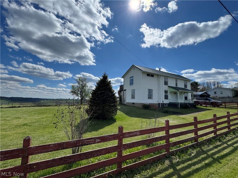 62280 Fairview Road, Barnesville, OH - Photo 2