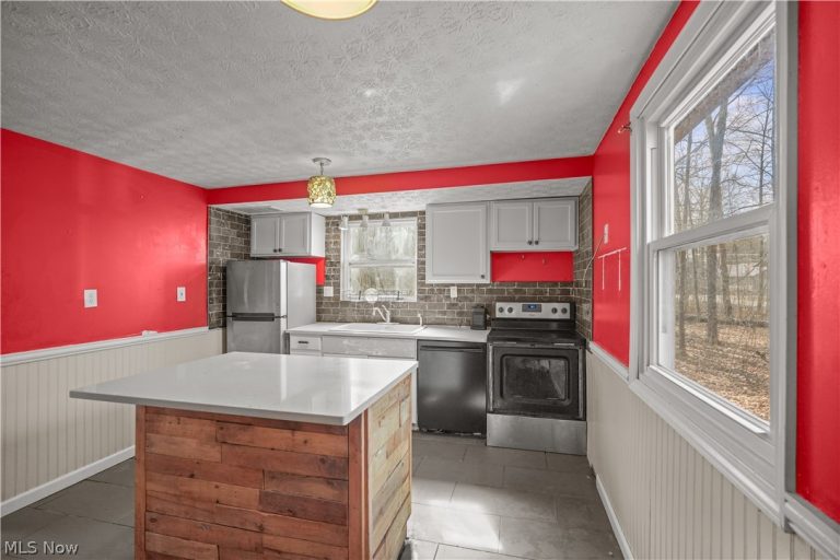 5006 Maderia Drive, West Salem, OH - Photo 8