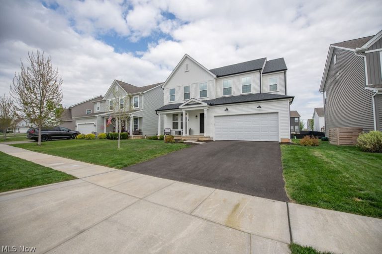 428 Oakland Hills Loop, Commercial Point, OH - Photo 2