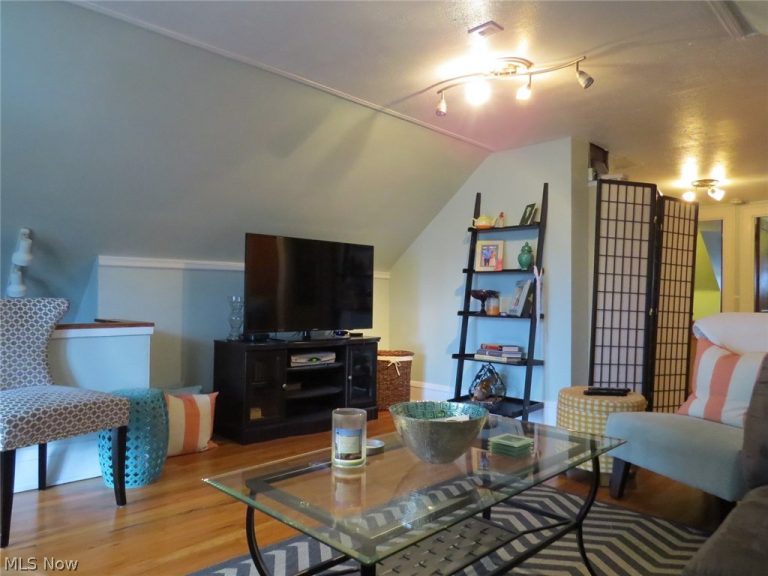 13834 Clifton Boulevard, Lakewood, OH - Photo 3