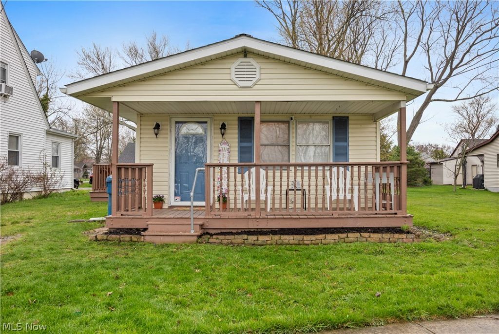4556 Hawthorne Avenue, Sheffield Lake, OH