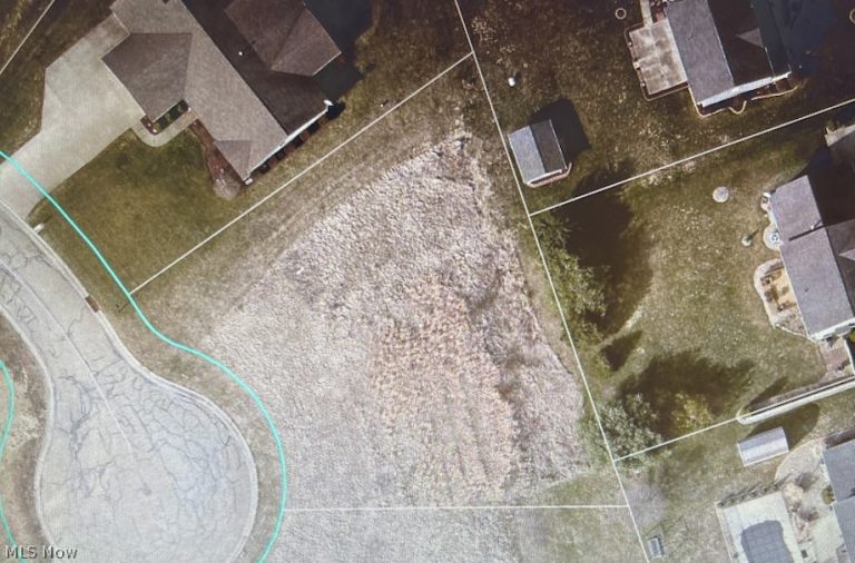 5509 Shadow Field Circle, Louisville, OH, 44641