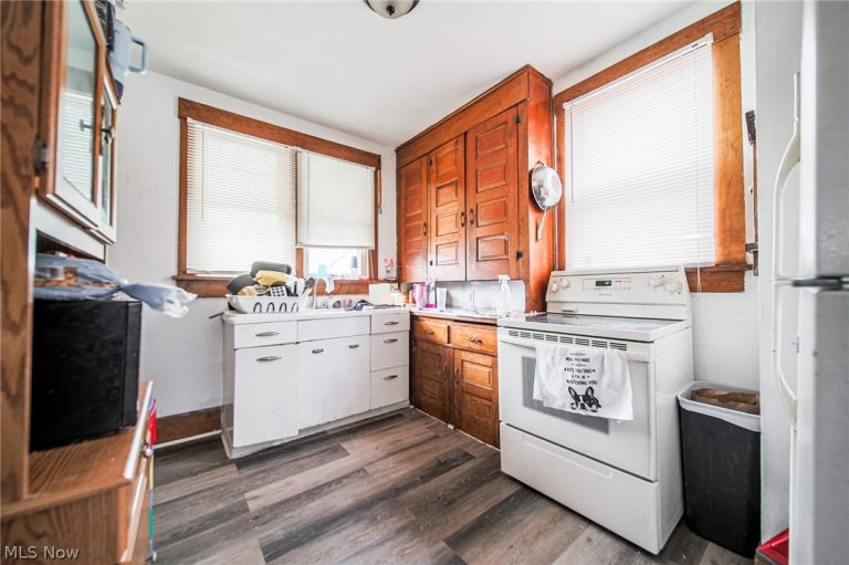 2715 Blair Place, Canton, OH - Photo 4