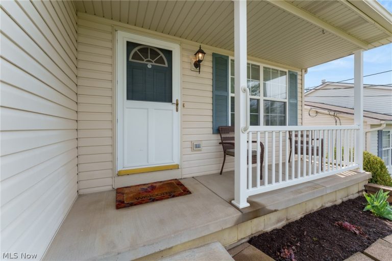 984 Delmont Avenue, Massillon, OH - Photo 3