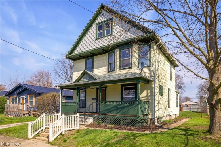 941 Carnegie Avenue, Akron, OH - Photo 2