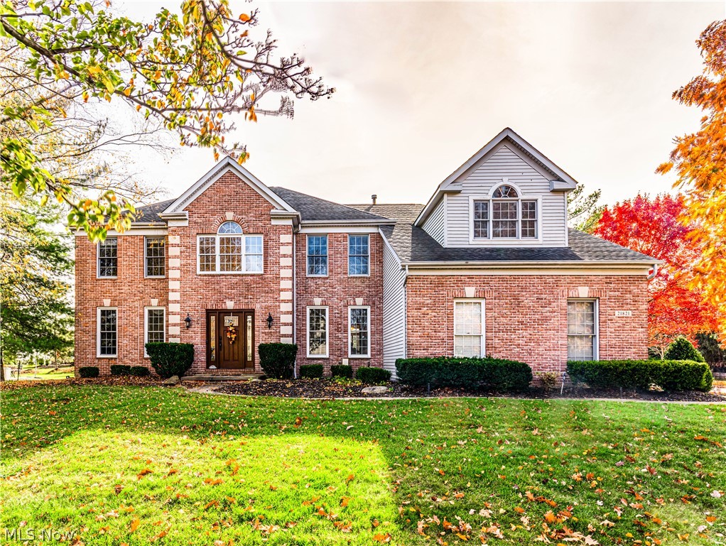 21821 Woodfield Trail, Strongsville, OH