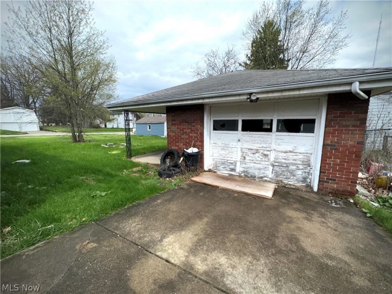 708 Miller Street, Youngstown, OH - Photo 3