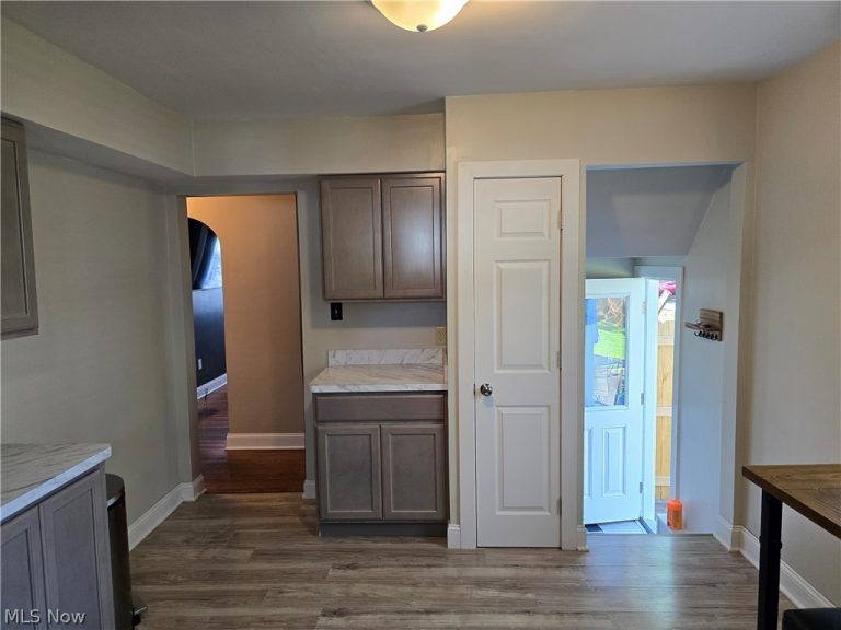 403 High Grove Boulevard, Akron, OH - Photo 4