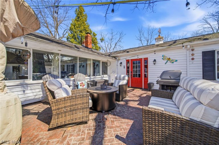 25301 Wolf Road, Bay Village, OH - Photo 6