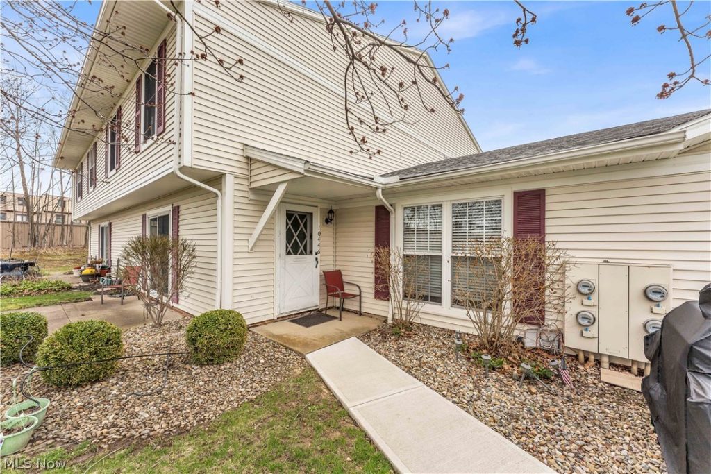 10446 Independence Drive #20D, North Royalton, OH