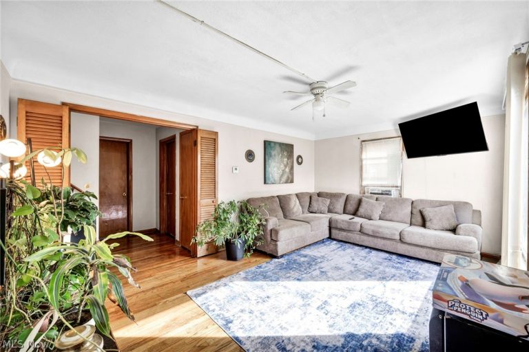 14001 Christine Avenue, Cleveland, OH - Photo 8