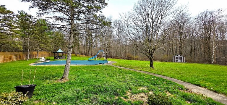 325 Brookshire Oval, Hinckley, OH - Photo 2