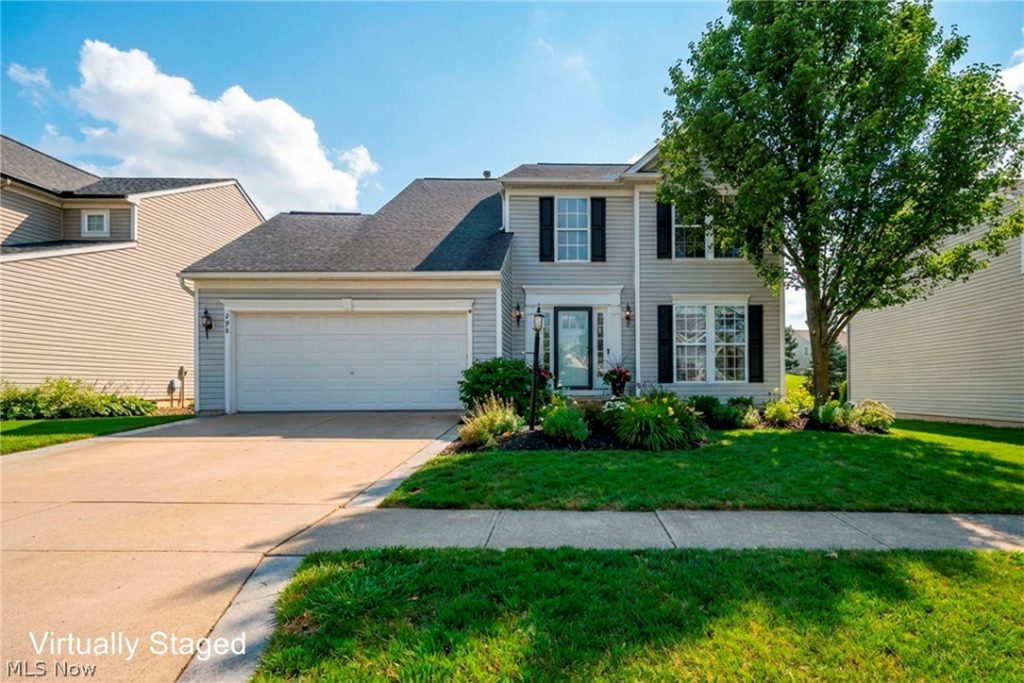 998 Woodfield Lane, Brunswick, OH