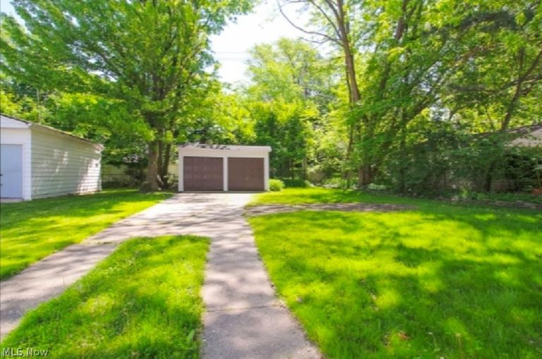 971 Rushleigh Road, Cleveland Heights, OH - Photo 3