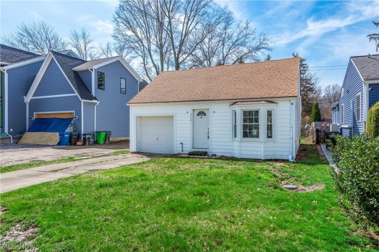 208 Sunset Road, Avon Lake, OH - Photo 3