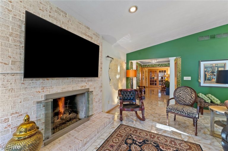 930 Pearson Circle, Boardman, OH - Photo 6