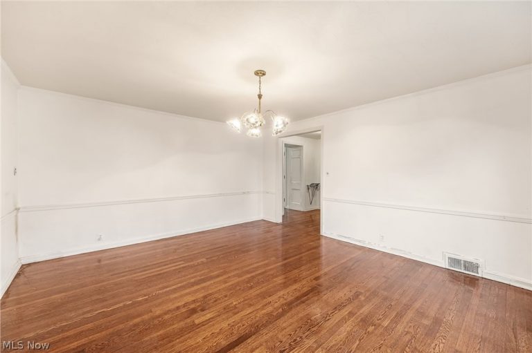 1884 Belvoir Boulevard, South Euclid, OH - Photo 5