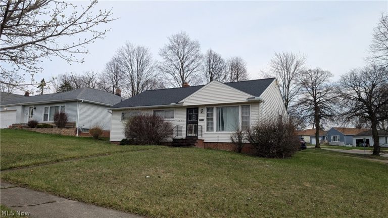 4545 Merrygold Boulevard, Warrensville Heights, OH - Photo 2