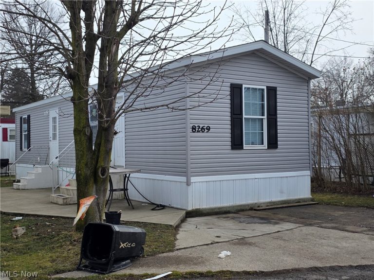 8269 Russell Lane, Cleveland, OH, 44109