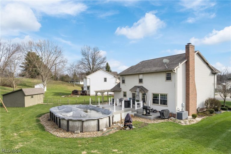 6373 Harbor Drive, Canton, OH - Photo 2