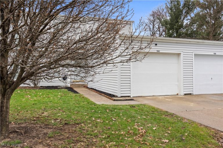 190 Deepwood Drive, Wadsworth, OH - Photo 2