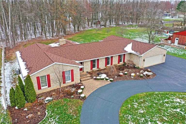 9271 Hillview Drive, Warren, OH - Photo 3