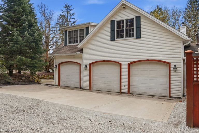 11679 Bell Road, Newbury, OH - Photo 2