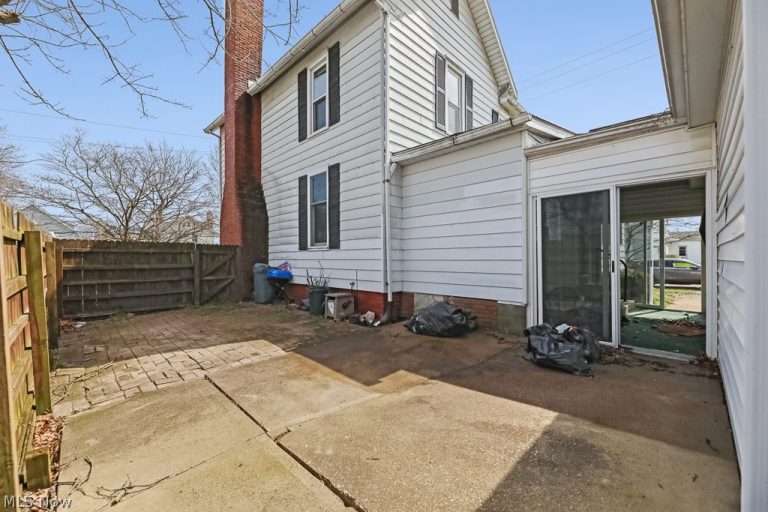 2145 Cherry Avenue, Alliance, OH - Photo 4