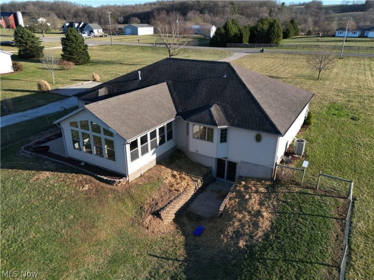9280 Rochester Road, Minerva, OH - Photo 3