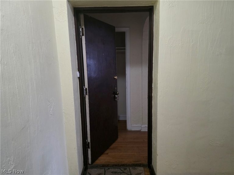 15610 Van Aken Boulevard #18, Shaker Heights, OH - Photo 6